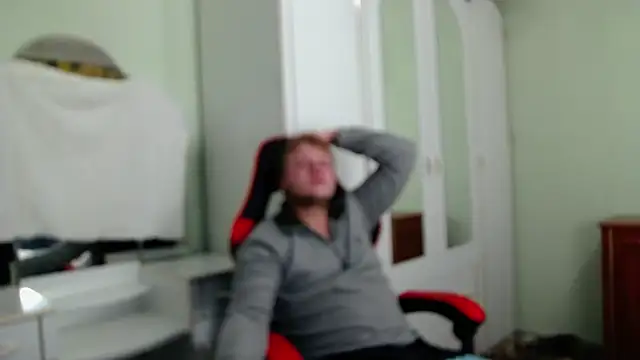 Snapshot of Zoro1999 chatting on October 3, 2025, 4:48 pm Zoro1999 online show from October 3, 2025, 4:48 pm