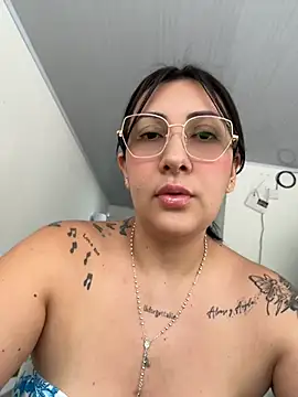 Snapshot of my-kitty chatting on June 17, 2026, 9:05 pm my-kitty online show from June 17, 2026, 9:05 pm