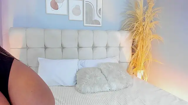 Snapshot of sofi_potter_ chatting on December 15, 2024, 5:02 am sofi potter online show from December 15, 2024, 5:02 am