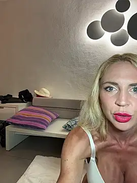 Snapshot of Kate-monroe chatting on July 6, 2026, 3:14 pm Kate-monroe online show from July 6, 2026, 3:14 pm