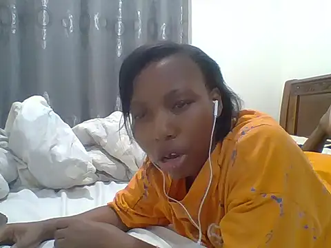 Snapshot of sexy__candyy chatting on September 28, 2025, 6:35 pm sexy candyy online show from September 28, 2025, 6:35 pm