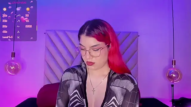 Snapshot of EmmaSwift_ chatting on December 5, 2025, 2:42 am EmmaSwift online show from December 5, 2025, 2:42 am