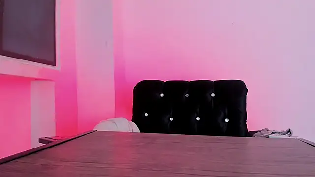 Snapshot of Mialenox chatting on March 7, 2025, 10:32 pm Mialenox online show from March 7, 2025, 10:32 pm