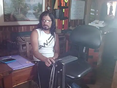 Snapshot of Dr_Pocholate84 chatting on March 18, 2026, 8:45 pm Dr Pocholate84 online show from March 18, 2026, 8:45 pm