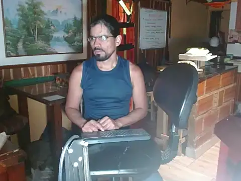 Snapshot of Dr_Pocholate84 chatting on May 15, 2026, 11:12 pm Dr Pocholate84 online show from May 15, 2026, 11:12 pm