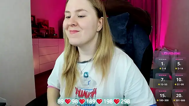 Olivia Munk online show from December 23, 2025, 3:59 am