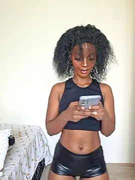 Snapshot of Kamdollie chatting on November 30, 2025, 8:51 am Kamdollie online show from November 30, 2025, 8:51 am