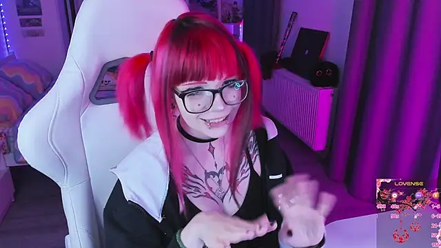 Snapshot of Yumi_Youkai chatting on November 16, 2025, 8:25 pm Yumi Youkai online show from November 16, 2025, 8:25 pm