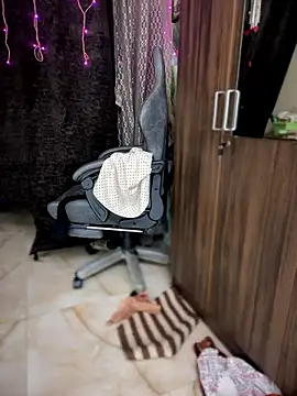 PARI Hun online show from December 2, 2024, 7:25 am