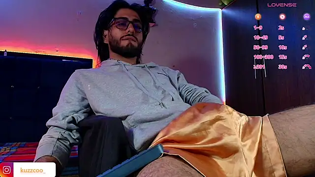 kuzzcoo online show from February 19, 2026, 1:51 pm