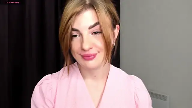 Snapshot of _comefeelme_ chatting on January 24, 2025, 4:28 pm comefeelme online show from January 24, 2025, 4:28 pm