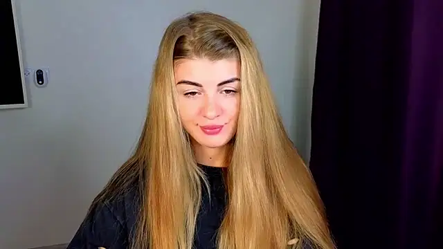 Snapshot of _comefeelme_ chatting on October 15, 2025, 5:51 am comefeelme online show from October 15, 2025, 5:51 am