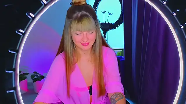 Snapshot of _comefeelme_ chatting on November 27, 2025, 11:34 am comefeelme online show from November 27, 2025, 11:34 am