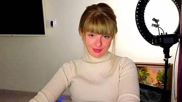  comefeelme  online show from December 18, 2025, 4:24 pm