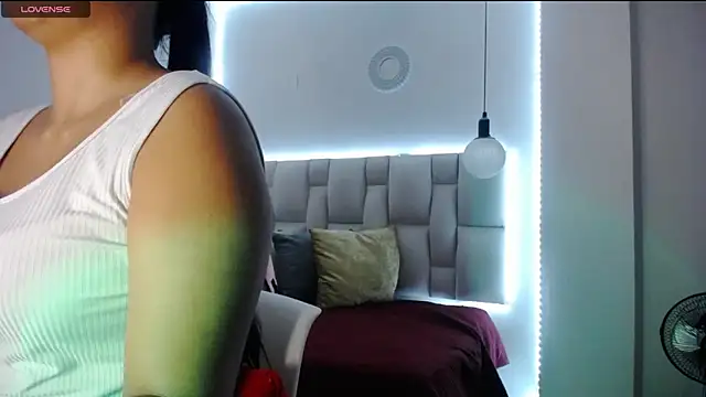 tiffany  pink online show from February 11, 2025, 7:16 pm