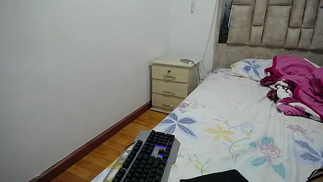 Snapshot of tiffany__pink chatting on June 6, 2026, 8:24 pm tiffany pink online show from June 6, 2026, 8:24 pm