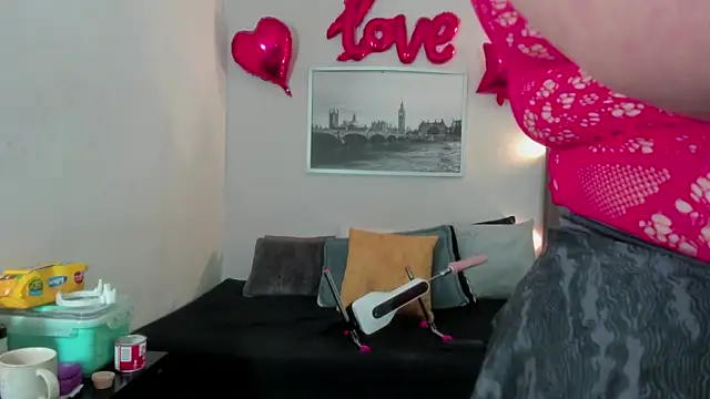 Cheryl JONES online show from March 11, 2026, 4:35 pm