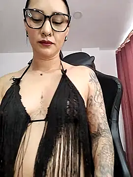 Fleurmeyer79 online show from May 5, 2026, 3:31 pm