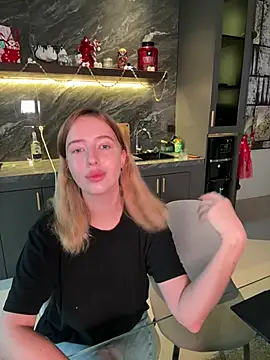 Snapshot of Nura_n_Sarah chatting on January 11, 2025, 5:20 am Nura n Sarah online show from January 11, 2025, 5:20 am