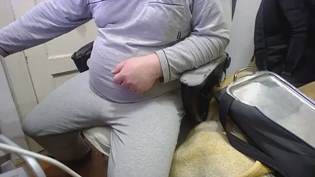 Snapshot of tipko123 chatting on February 15, 2025, 7:06 am tipko123 online show from February 15, 2025, 7:06 am