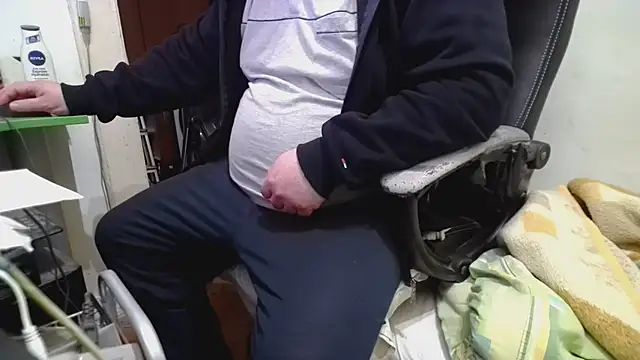 Snapshot of tipko123 chatting on October 9, 2025, 6:17 pm tipko123 online show from October 9, 2025, 6:17 pm