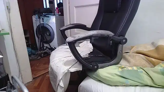 Snapshot of tipko123 chatting on October 19, 2025, 12:06 pm tipko123 online show from October 19, 2025, 12:06 pm