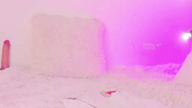 Snapshot of smiling__girl2 chatting on February 13, 2025, 9:38 pm smiling girl2 online show from February 13, 2025, 9:38 pm