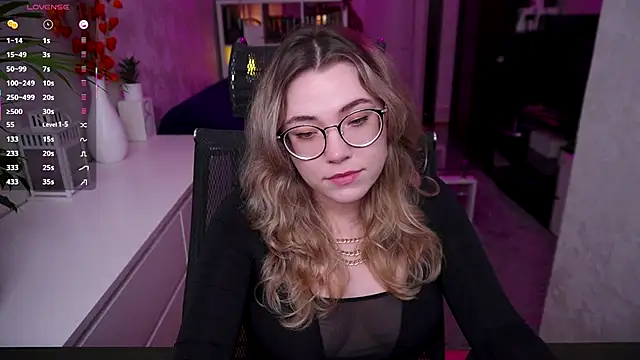 Snapshot of RemyCute chatting on November 13, 2025, 5:34 pm RemyCute online show from November 13, 2025, 5:34 pm