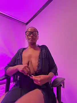 Snapshot of Neelo-Smith chatting on June 4, 2026, 6:41 am Neelo-Smith online show from June 4, 2026, 6:41 am