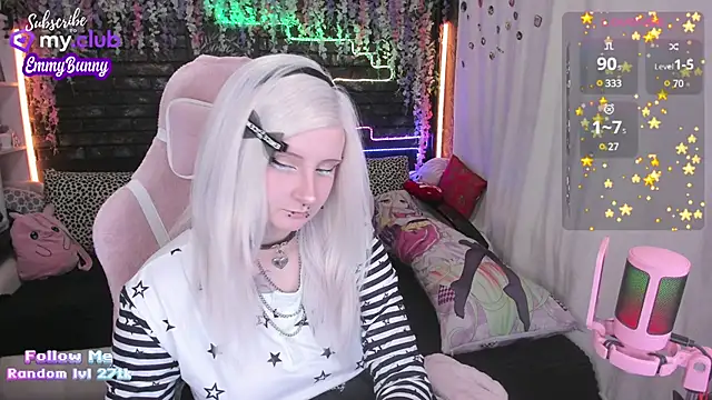 Snapshot of EmmyBunny chatting on January 21, 2025, 3:43 pm EmmyBunny online show from January 21, 2025, 3:43 pm