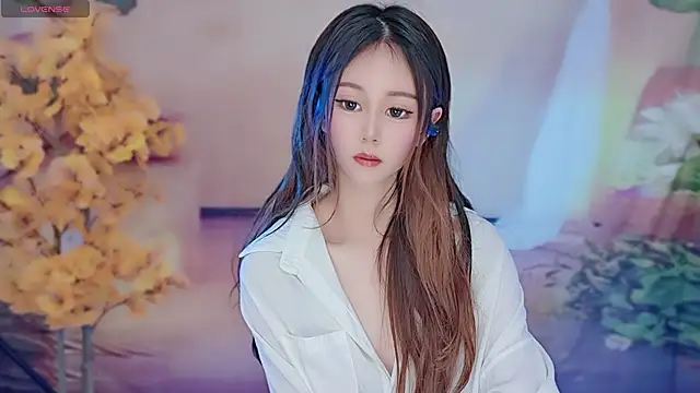 Snapshot of Aimee-520 chatting on March 3, 2025, 9:44 am Aimee-520 online show from March 3, 2025, 9:44 am