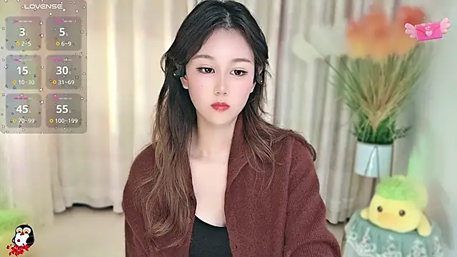 Snapshot of Aimee-520 chatting on October 15, 2025, 12:00 am Aimee-520 online show from October 15, 2025, 12:00 am