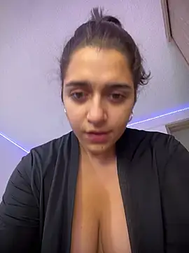 Snapshot of Alicia_Ruiz chatting on July 25, 2026, 12:03 pm Alicia Ruiz online show from July 25, 2026, 12:03 pm