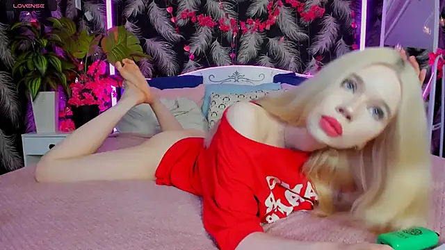 Snapshot of Lollita_Lewis chatting on December 19, 2025, 7:43 pm Lollita Lewis online show from December 19, 2025, 7:43 pm