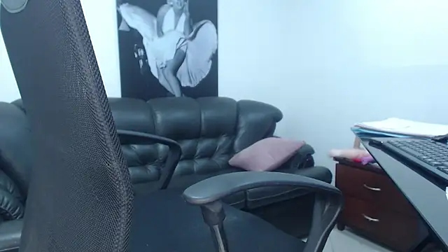 Snapshot of camilleDiaz16 chatting on October 2, 2025, 7:21 pm camilleDiaz16 online show from October 2, 2025, 7:21 pm