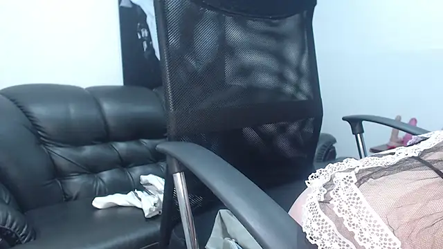 Snapshot of camilleDiaz16 chatting on October 31, 2025, 8:21 pm camilleDiaz16 online show from October 31, 2025, 8:21 pm