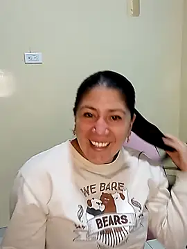 nammy  dirtyhott online show from November 10, 2025, 1:32 pm