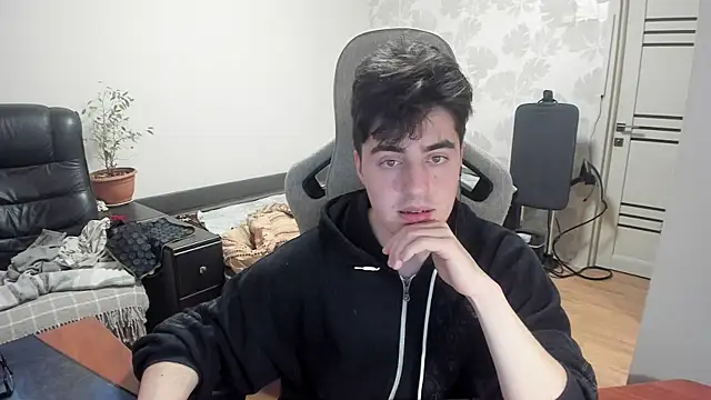 Snapshot of Knuckles17 chatting on December 5, 2025, 1:58 am Knuckles17 online show from December 5, 2025, 1:58 am