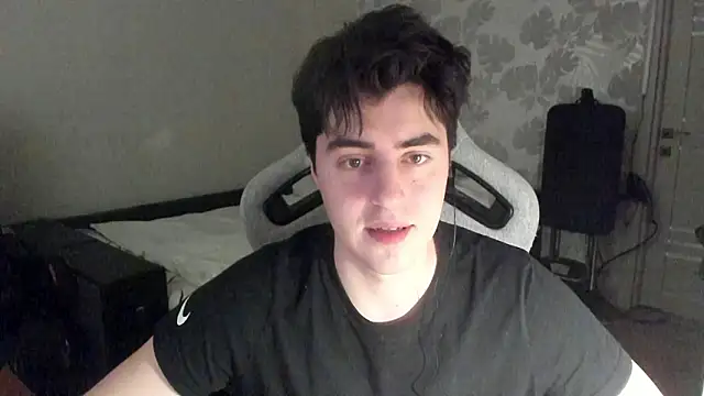 Snapshot of Knuckles17 chatting on February 11, 2026, 1:27 pm Knuckles17 online show from February 11, 2026, 1:27 pm