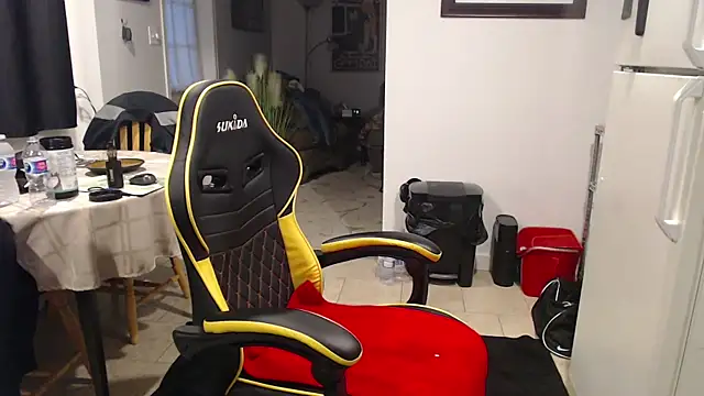 Snapshot of Trey100379100379 chatting on October 7, 2025, 10:18 pm Trey100379100379 online show from October 7, 2025, 10:18 pm