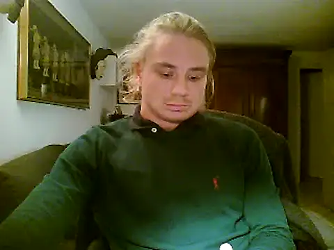 Snapshot of maciste26 chatting on January 13, 2025, 12:19 am maciste26 online show from January 13, 2025, 12:19 am
