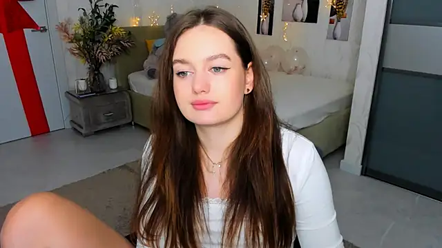 MiracleCurly online show from February 13, 2025, 10:22 pm