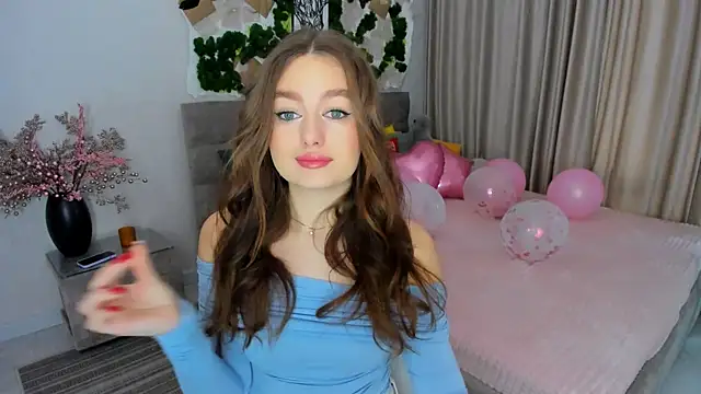 MiracleCurly online show from February 23, 2025, 10:17 am