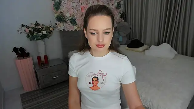 MiracleCurly online show from October 6, 2025, 7:22 pm