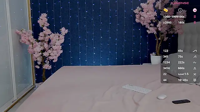 Snapshot of -Mirror-Girl- chatting on March 15, 2025, 6:14 am -Mirror-Girl- online show from March 15, 2025, 6:14 am