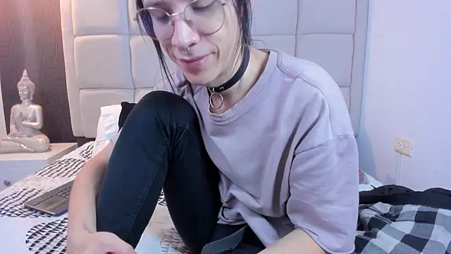 Hecatee 77 online show from March 19, 2025, 7:38 pm