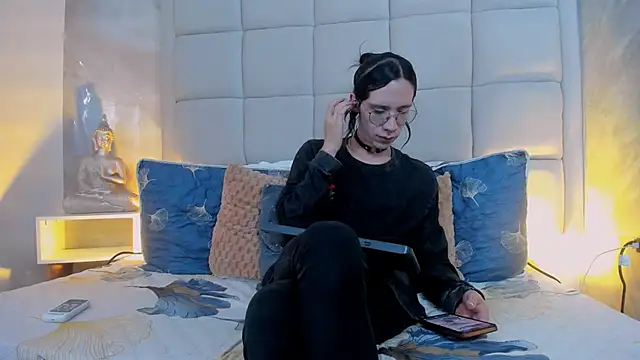 Hecatee 77 online show from October 8, 2025, 7:44 pm