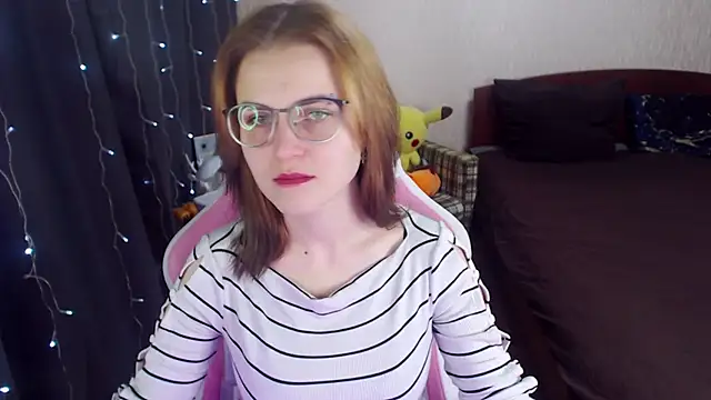 Snapshot of MissBrightShine chatting on February 8, 2025, 9:56 am MissBrightShine online show from February 8, 2025, 9:56 am