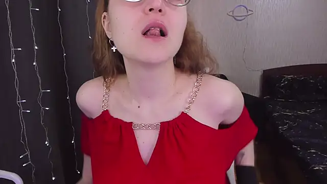 Snapshot of MissBrightShine chatting on March 16, 2025, 8:54 am MissBrightShine online show from March 16, 2025, 8:54 am