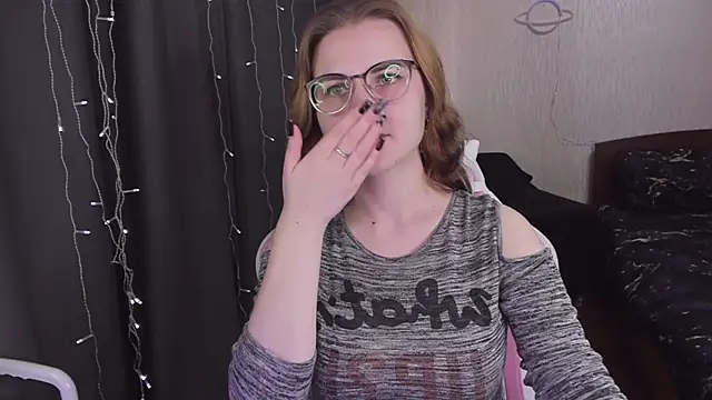 Snapshot of MissBrightShine chatting on March 21, 2025, 10:17 am MissBrightShine online show from March 21, 2025, 10:17 am